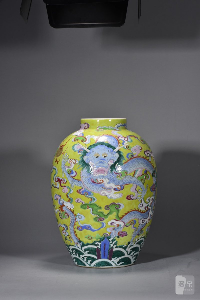 清雍正 粉彩描金海水龙纹大罐 - 图2